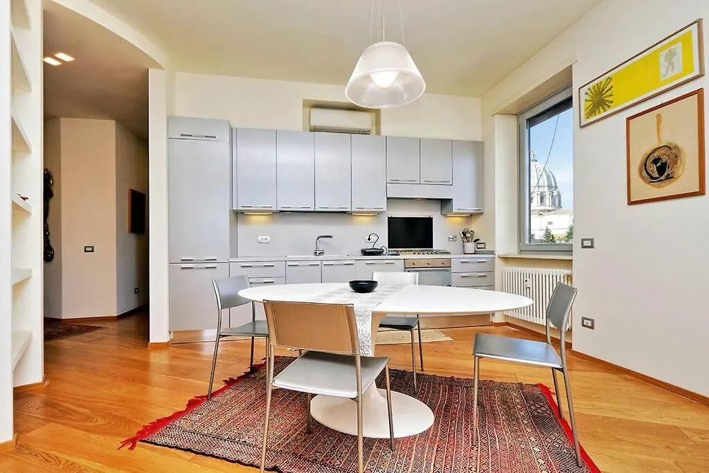 Saint Peter'S Bright Apartment | Romeloft